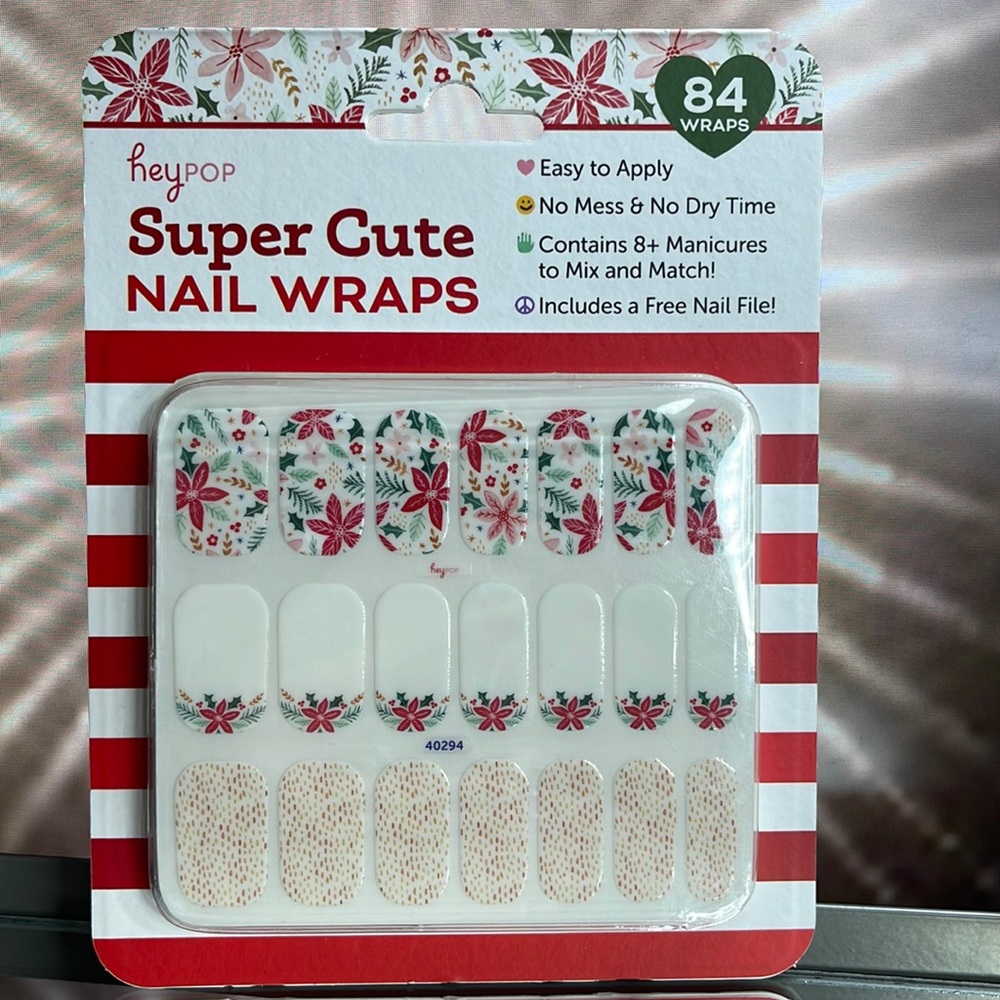 heypop 84 Nail Wraps ~ Christmas Poinsettias ~ BNIB